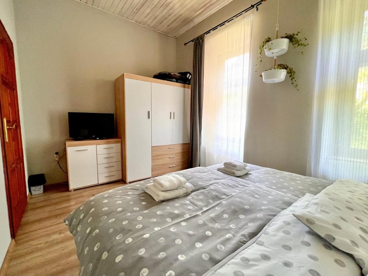 ヴェスプレームKohaz Apartmanアパートメント エクステリア 写真